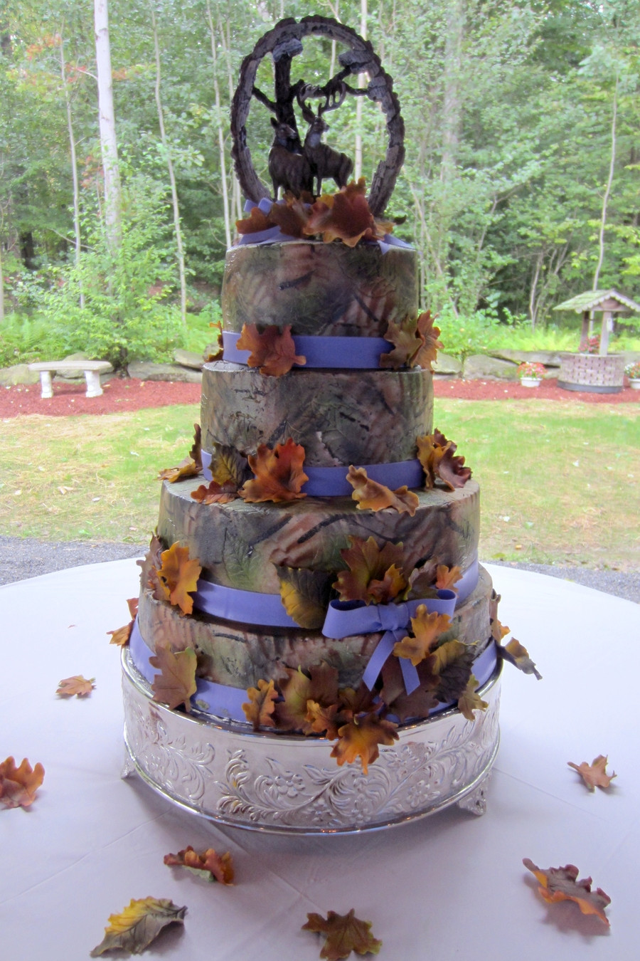 Camo Wedding Cake
 Camo Purple And Fall Leaves Wedding Cake With Buck And