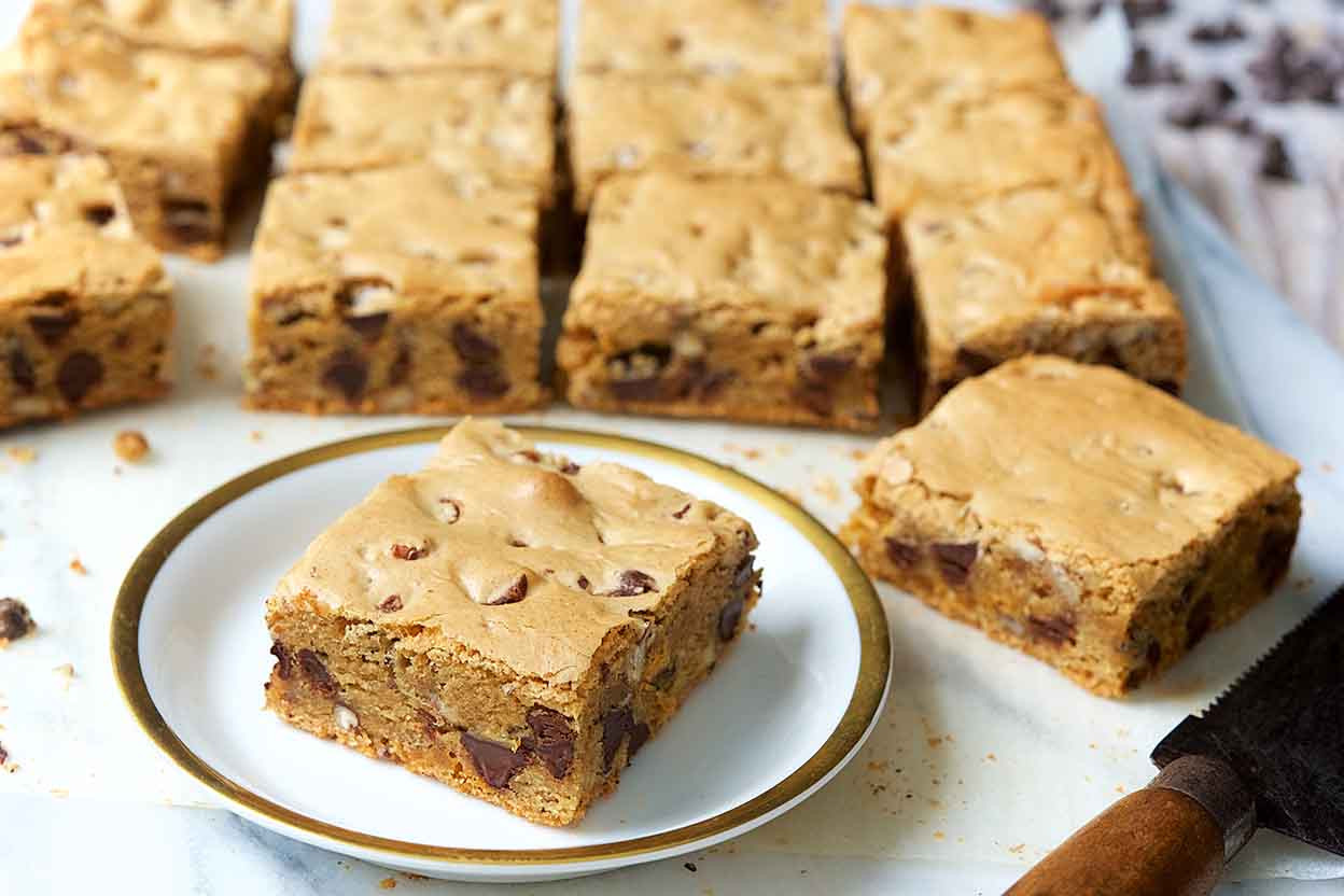 Candy Bar Cookies
 Chewy Chocolate Chip Cookie Bars Recipe