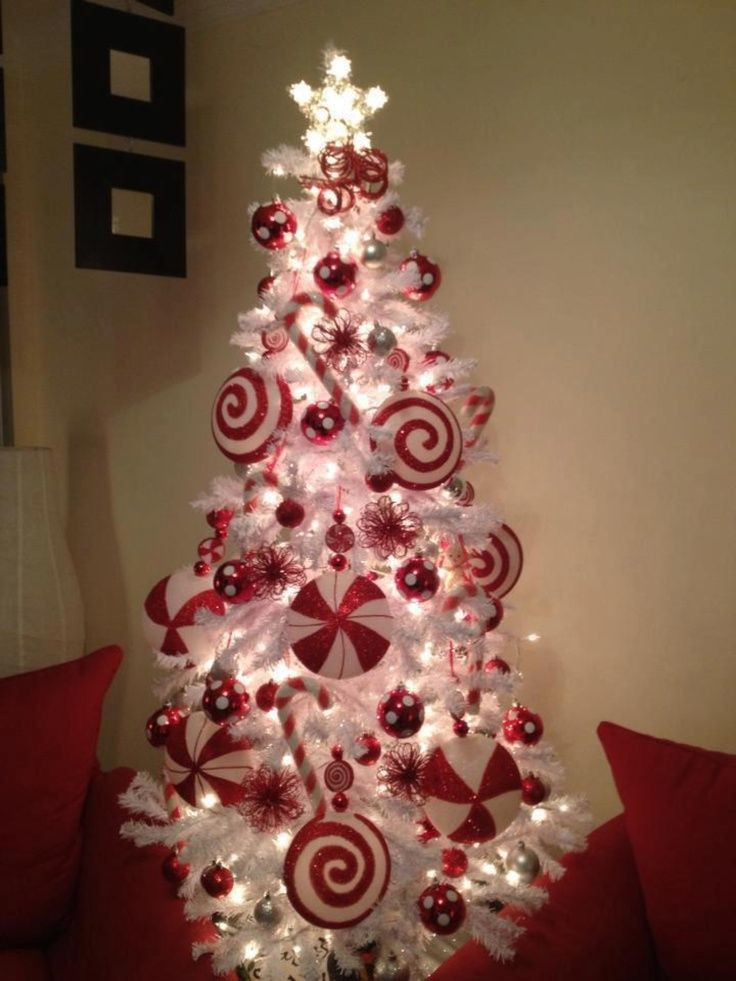 Candy Cane Christmas Tree
 46 Famous Candy Christmas Tree Decorations Ideas