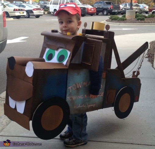 Car Costume DIY
 DIY Tow Mater Costume