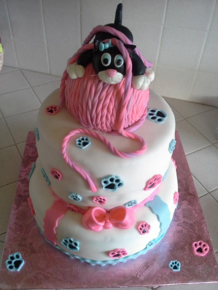 Cat Cakes For Birthdays
 17 Best images about Kitty cat cakes on Pinterest