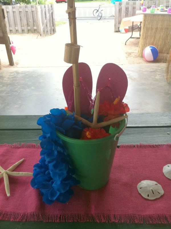 Cheap Summer Party Ideas
 Easy and inexpensive party centerpieces pail sand