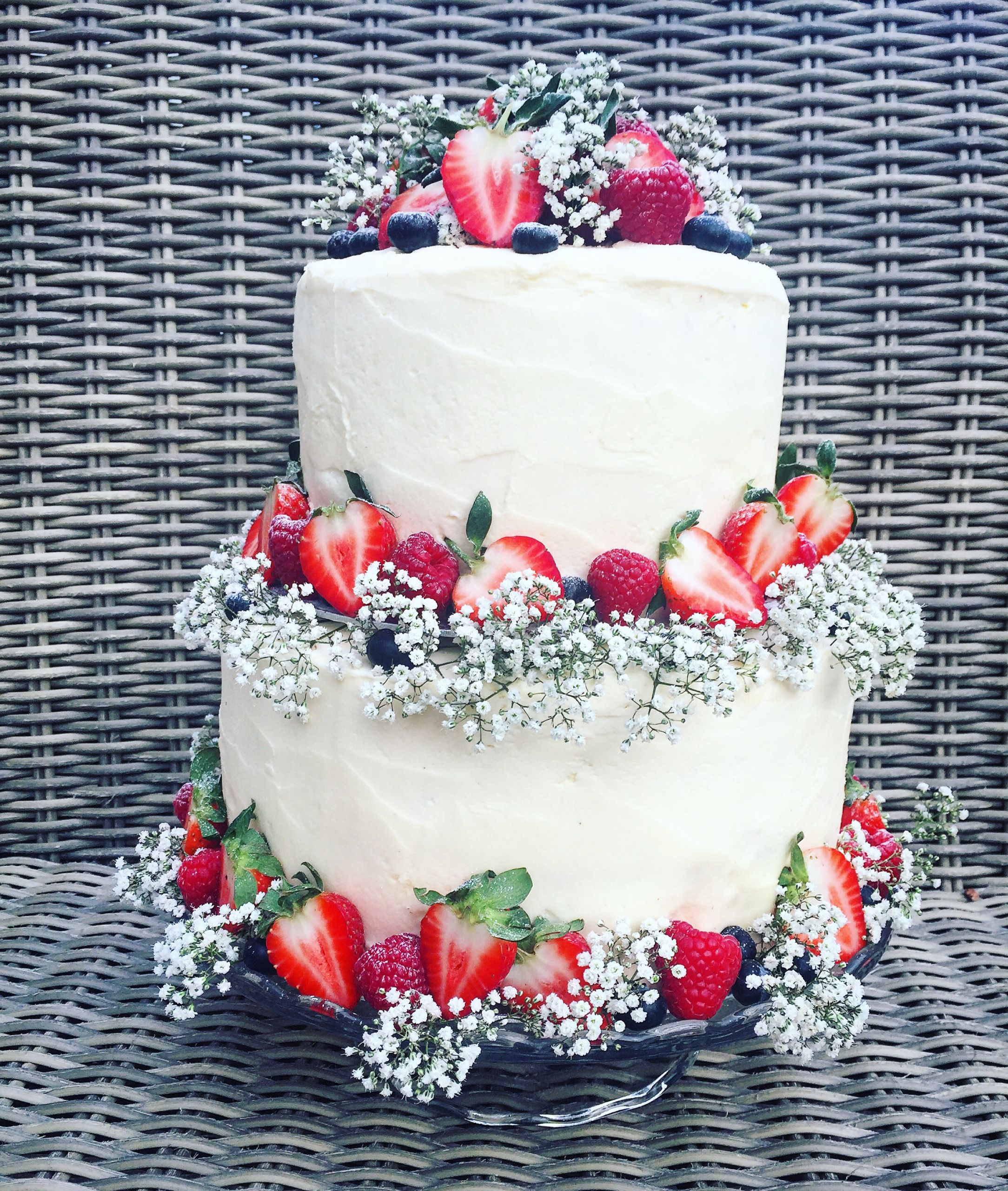 Cheesecake Wedding Cakes
 Red Velvet & Vanilla Baked Cheesecake Wedding Cake