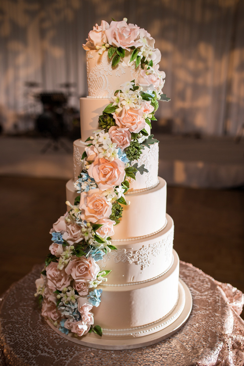 Chicago Wedding Cakes
 90 Showstopping Wedding Cake Ideas For Any Season