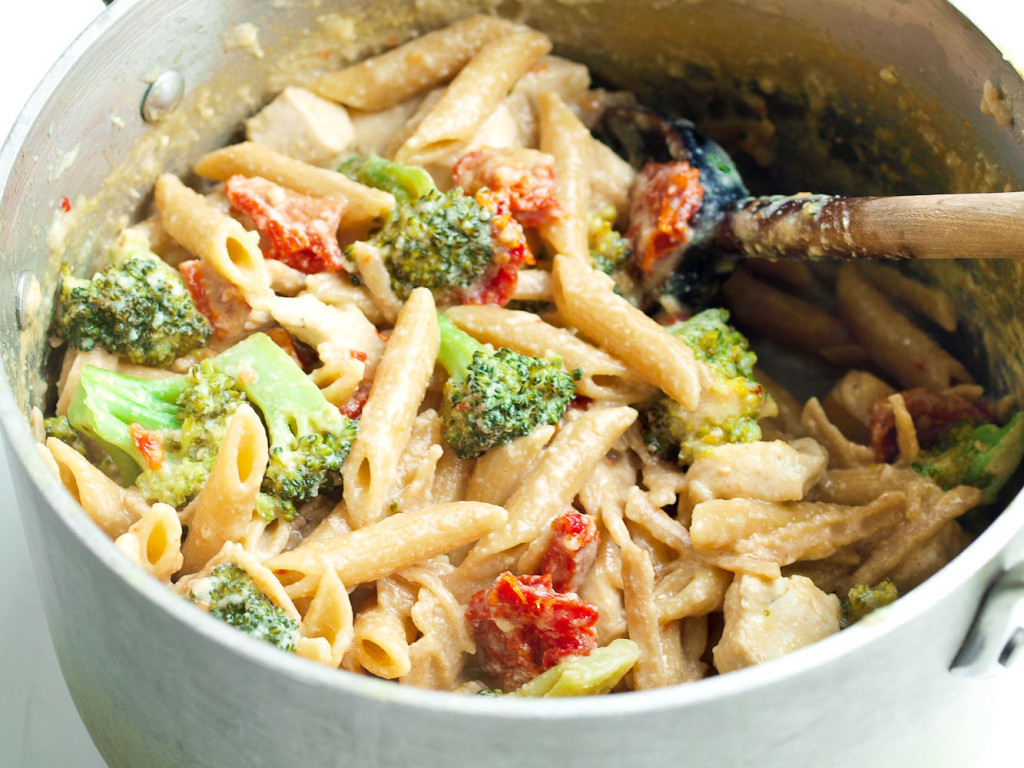 Chicken Dinners For Kids
 Tangy e Pot Chicken and Veggie Pasta Dinner