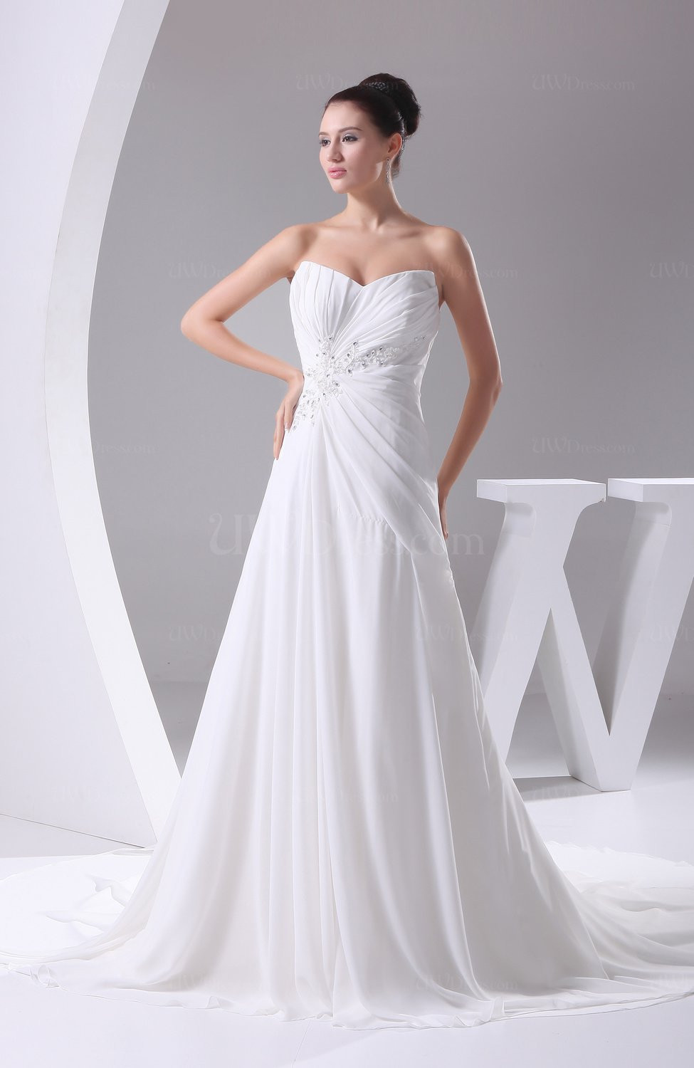 Chiffon Wedding Gown
 White Elegant Hall A line Sweetheart Sleeveless Chiffon