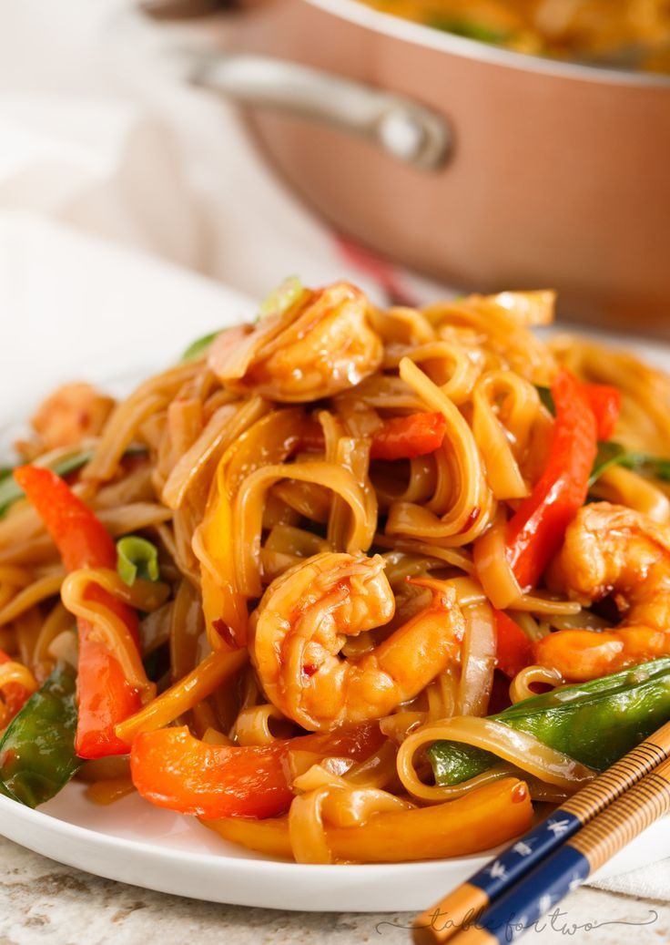 Chinese Noodles With Shrimp
 An easy and flavorful weeknight dish to satisfy your stir
