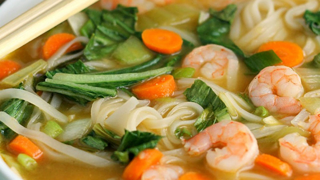 Chinese Noodles With Shrimp
 Asian Noodle Soup with Shrimp