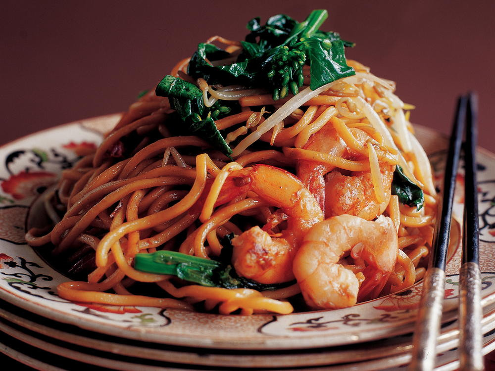 Chinese Noodles With Shrimp
 Stir Fried Chinese Egg Noodles with Shrimp and Asian