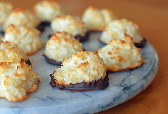 Chocolate Dipped Coconut Macaroons Recipe
 Coconut Macaroons ce Upon a Chef