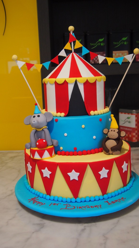 Circus Birthday Cakes
 Fondant Tent & Custom 3D Mountain With Snow Groomu0027s