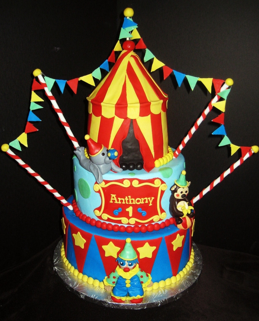 Circus Birthday Cakes
 Circus Themed Birthday Cake Smash Cake & Popcorn Cake