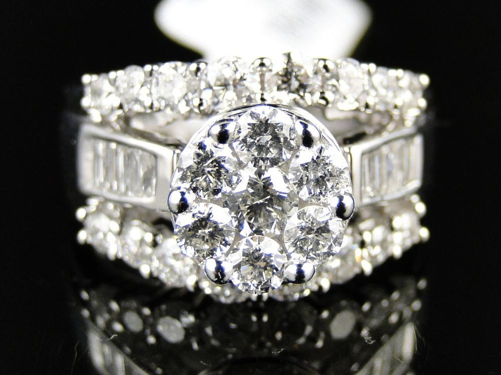 Cluster Diamond Rings
 14K White Gold La s Diamond Cluster Flower Designer