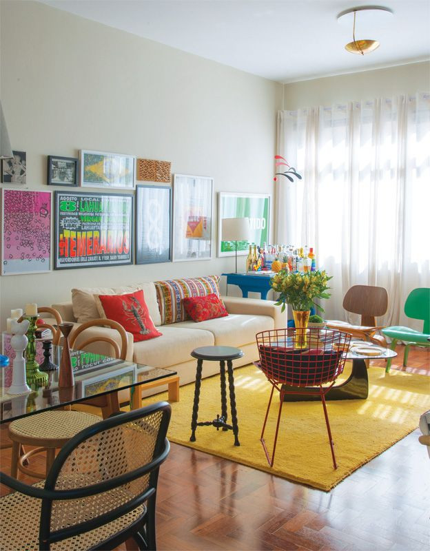 Colorful Living Room
 25 Yellow Rug and Carpet Ideas to Brighten up Any Room