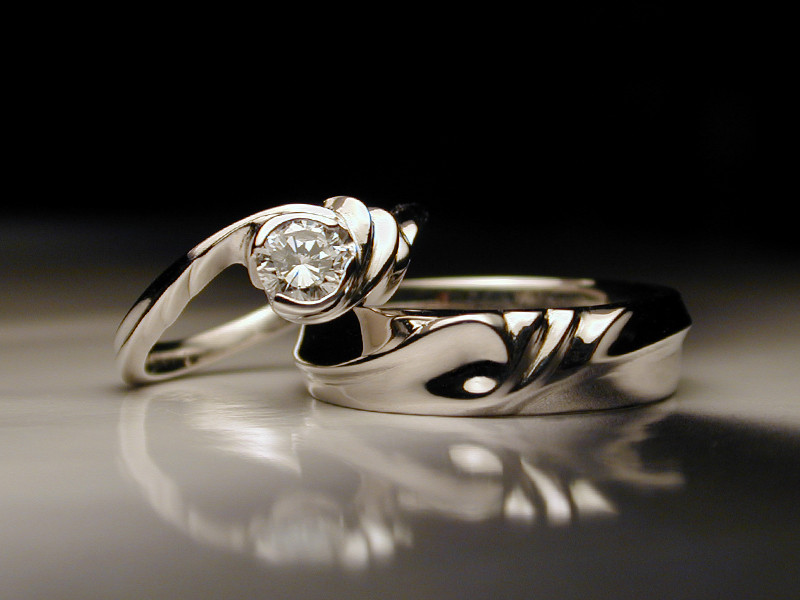 Coolest Wedding Rings
 Unique wedding and engagement rings in Portland and Bend