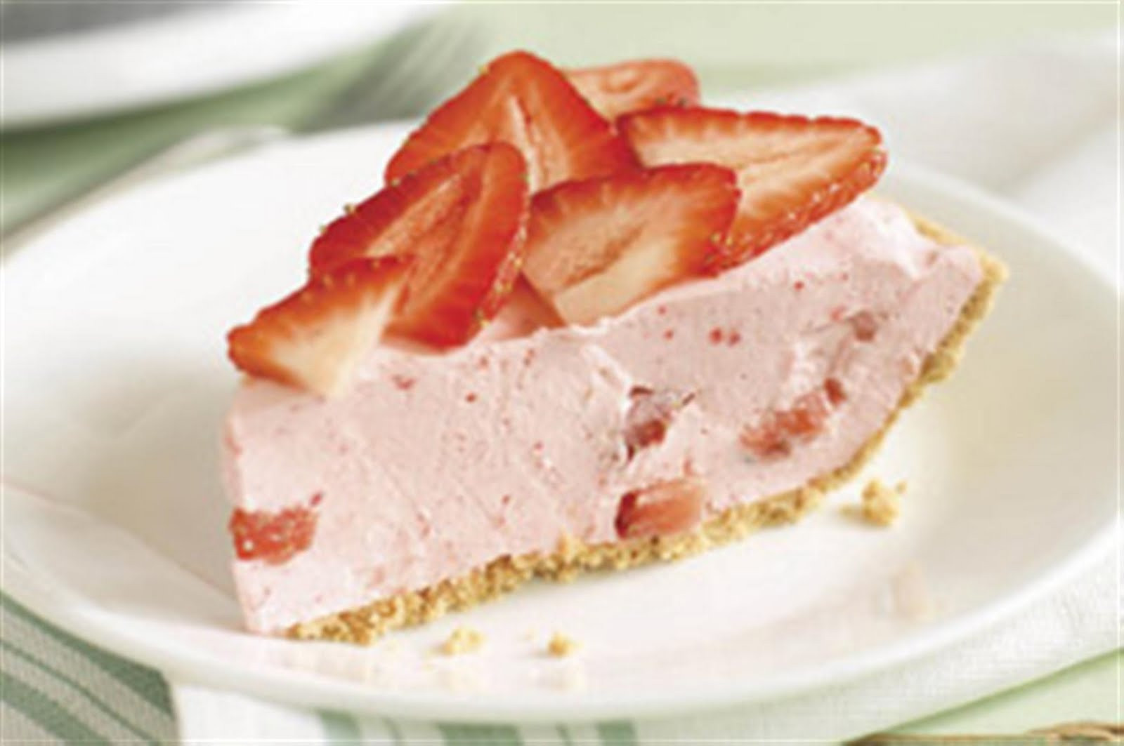 Coolwhip Pie Recipes
 craftyc0rn3r Cool n Easy Strawberry Pie Recipe