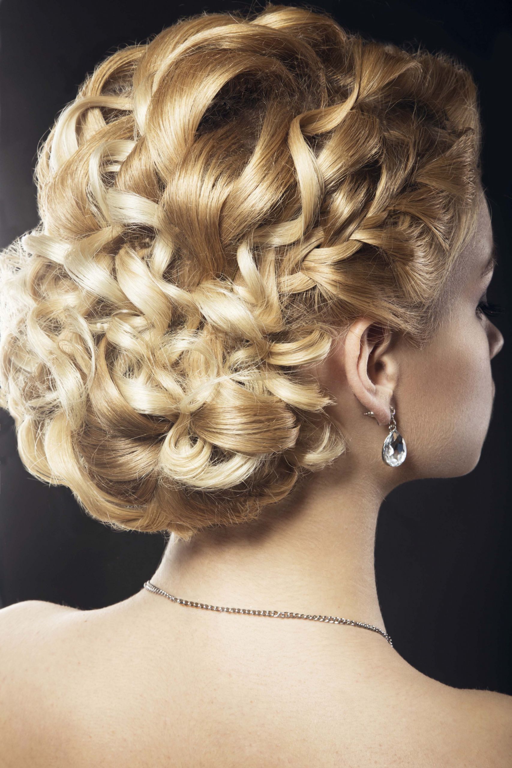 Curled Hairstyles Updo
 9 Spring Wedding Updos for Curly Hair