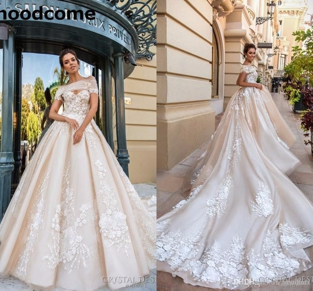 Customize Wedding Dress
 2018 Gorgeous Designer Wedding Dresses 3D Floral Applique