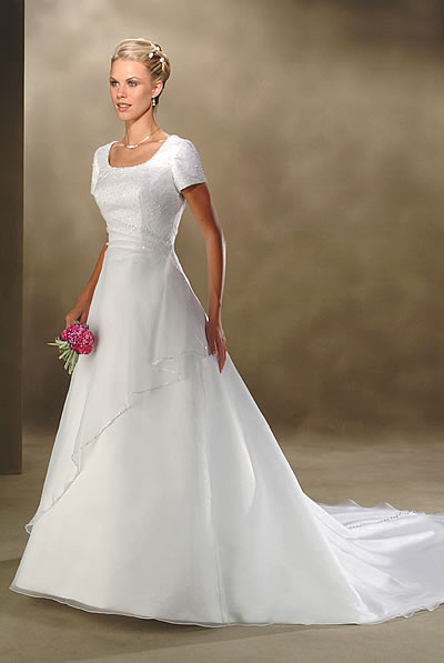 Discount Wedding Dress
 Halter Deep V neck Informal Wedding Dresses KI0040
