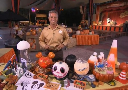 Disney Halloween Party Ideas
 Halloween Decorating Tips From Disneyland That You Can Do