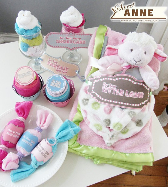 DIY Baby Gifts For Girls
 Unique DIY Baby Shower Gifts for Boys and Girls