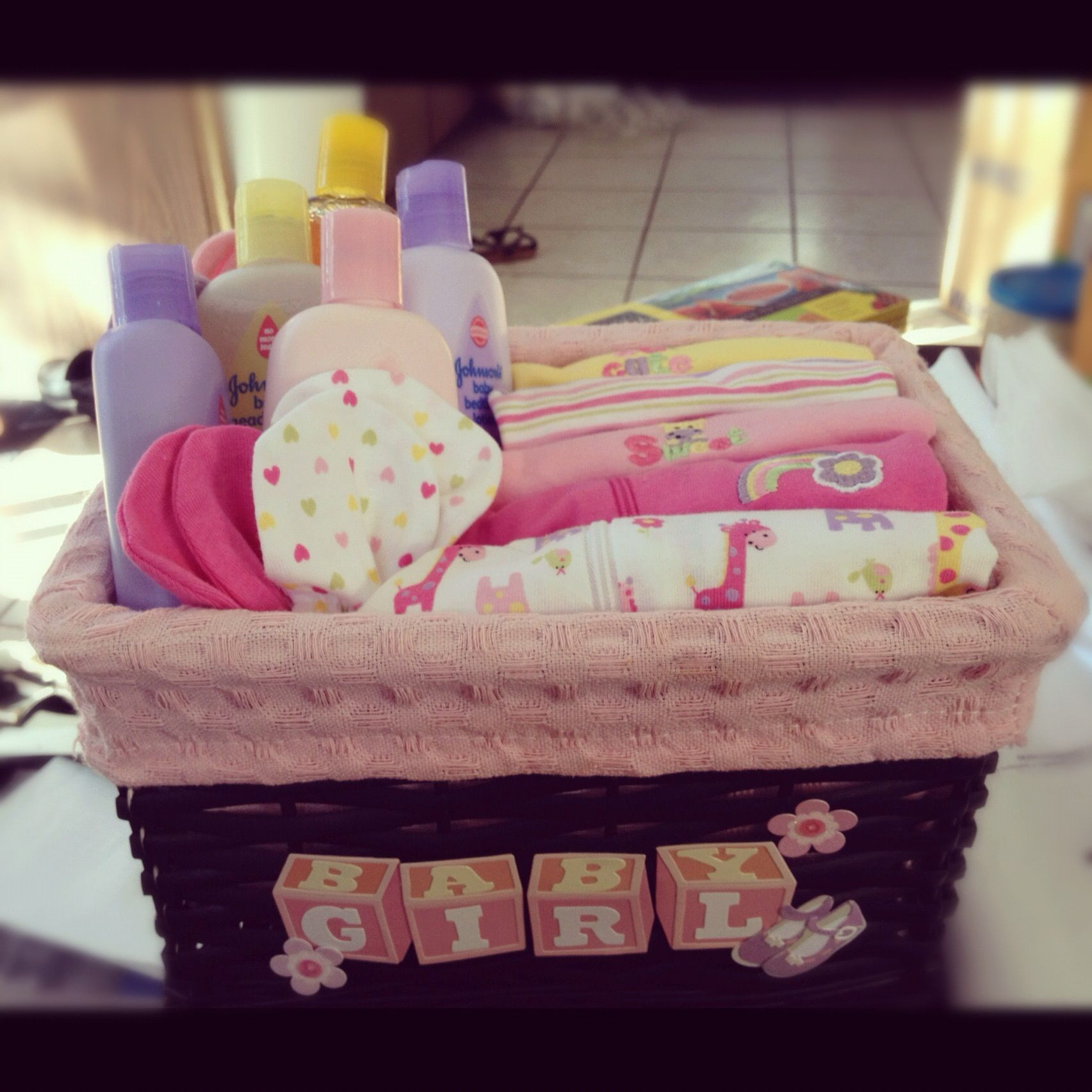 DIY Baby Gifts For Girls
 Baby shower DIY t basket
