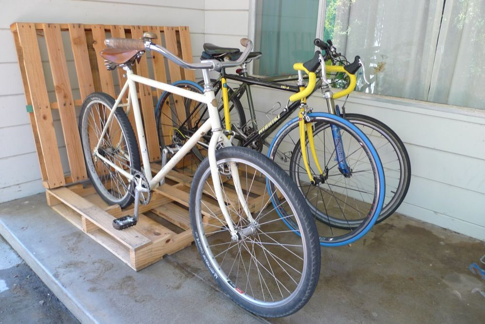 DIY Bike Rack
 Build Bike Rack Plans Wood DIY queen size bookcase