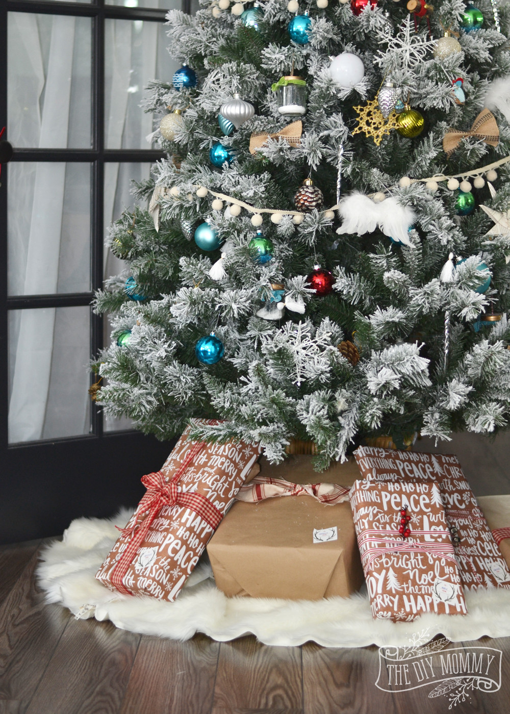 DIY Christmas Tree Skirt
 5 Easy DIY Ideas to Make Your Christmas Brighter Enter