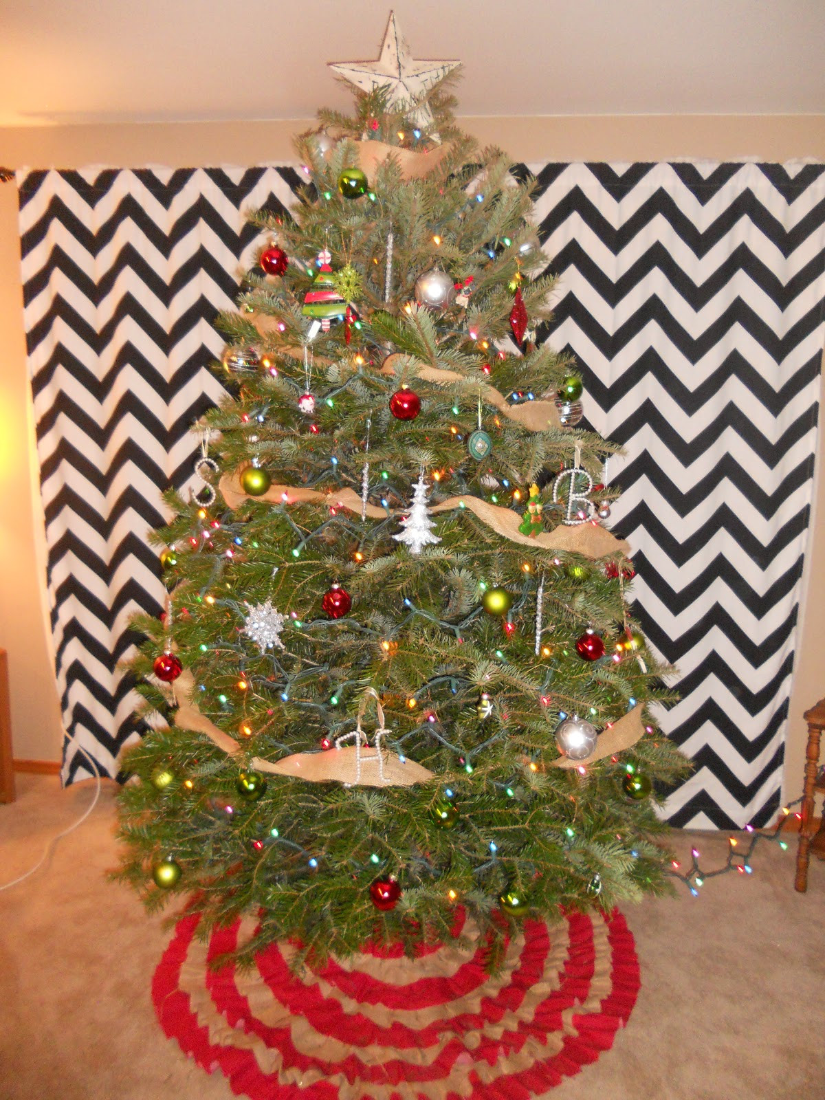 DIY Christmas Tree Skirt
 Woman In Transition DIY Christmas Tree Skirt