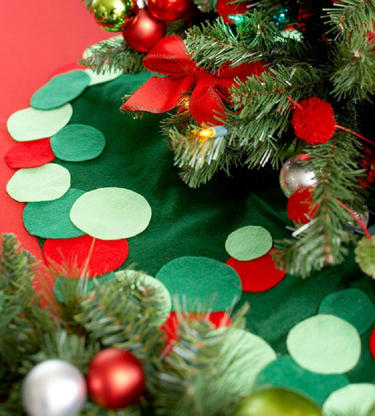 DIY Christmas Tree Skirt
 Top 10 Festive DIY Christmas Tree Skirts Top Inspired