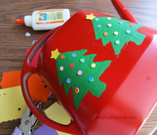 DIY Christmas Tree Watering System
 Holiday DIY Crafts