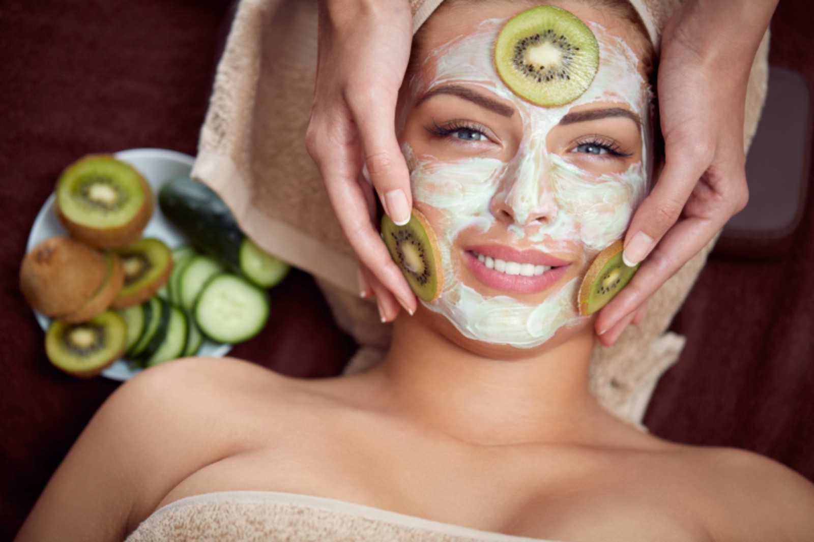DIY Cleansing Face Mask
 DIY Kiwi and Gram Flour Cleansing Summer Face Mask