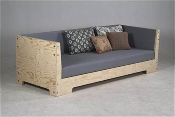 DIY Couch Plans
 10 Beautiful DIY Sofa Designs