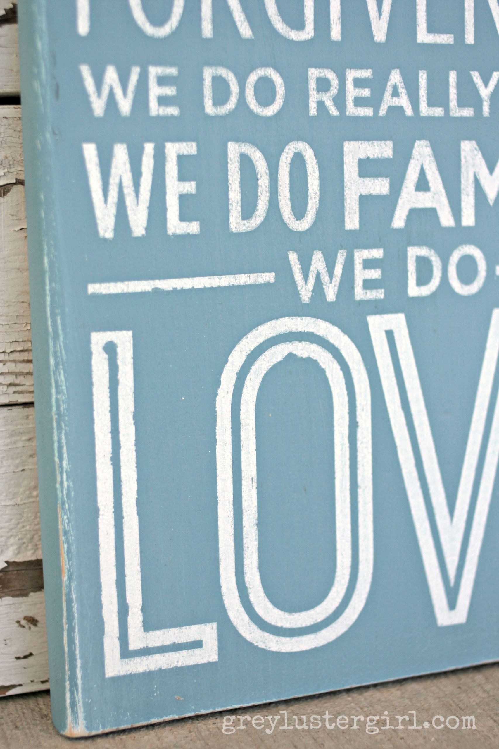 DIY Distressed Wood Signs
 In This House We Do Family Wood Sign Tutorial