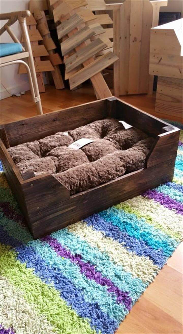 DIY Dog Bed Pallet
 Easy to Make Pallet Dog Bed