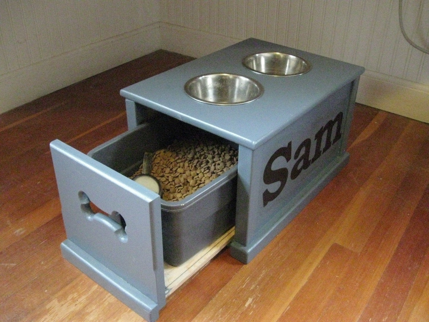 DIY Dog Feeding Station
 Personalized Dog feeding station by SamsWorkShop on Etsy