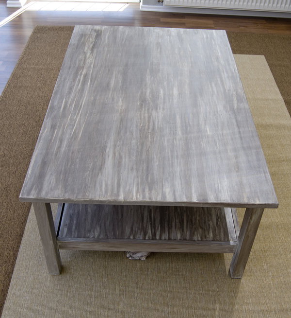 DIY Driftwood Coffee Table
 DIY painted "driftwood" table IKEA Hackers