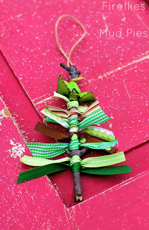 DIY Easy Christmas Ornaments
 Easy Christmas Ornaments to Create with Your Kids