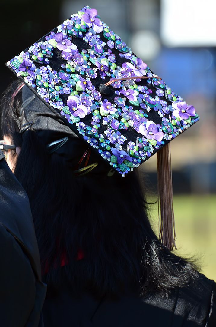DIY Graduation Cap Decorations
 graduation cap decorations flowers Bing