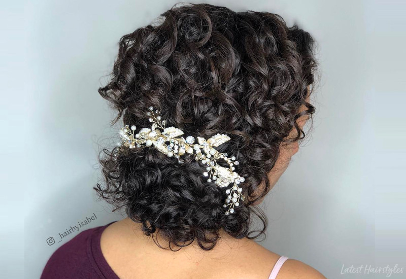 DIY Homecoming Hair
 18 Stunning Curly Prom Hairstyles for 2020 Updos Down