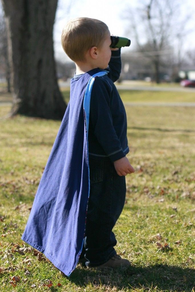 DIY Kids Cape
 Awesome cape tutorial This is a super easy way to make a