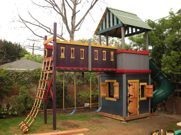 DIY Kids Fort
 43 Free DIY Playhouse Plans That Children & Parents Alike