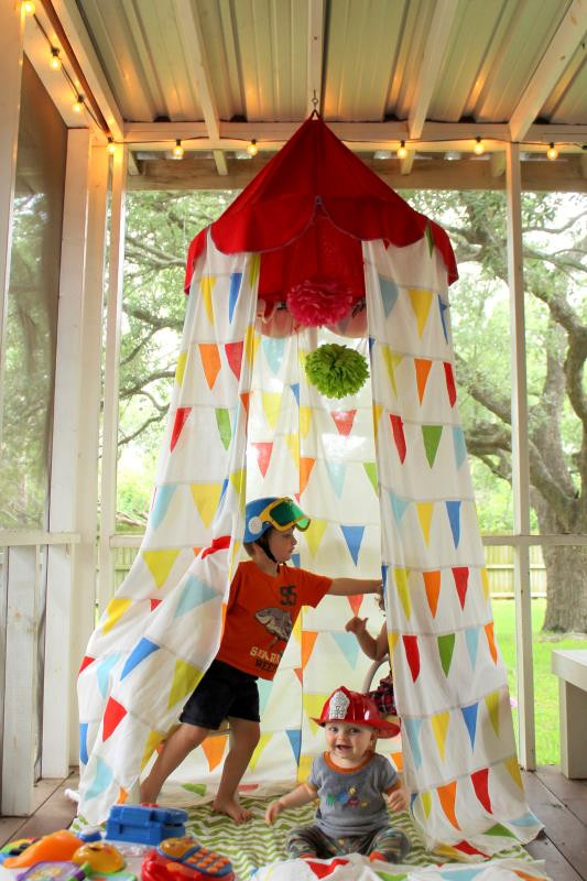 DIY Kids Play Tent
 15 DIY Teepees and Play Tents Your Kids Will Spend All