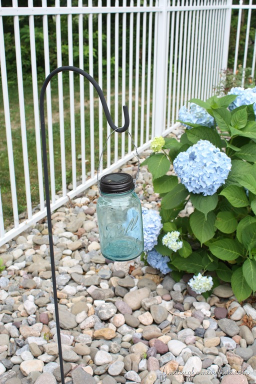 DIY Mason Jar Outdoor Lights
 17 Gorgeous DIY Garden Lighting Ideas