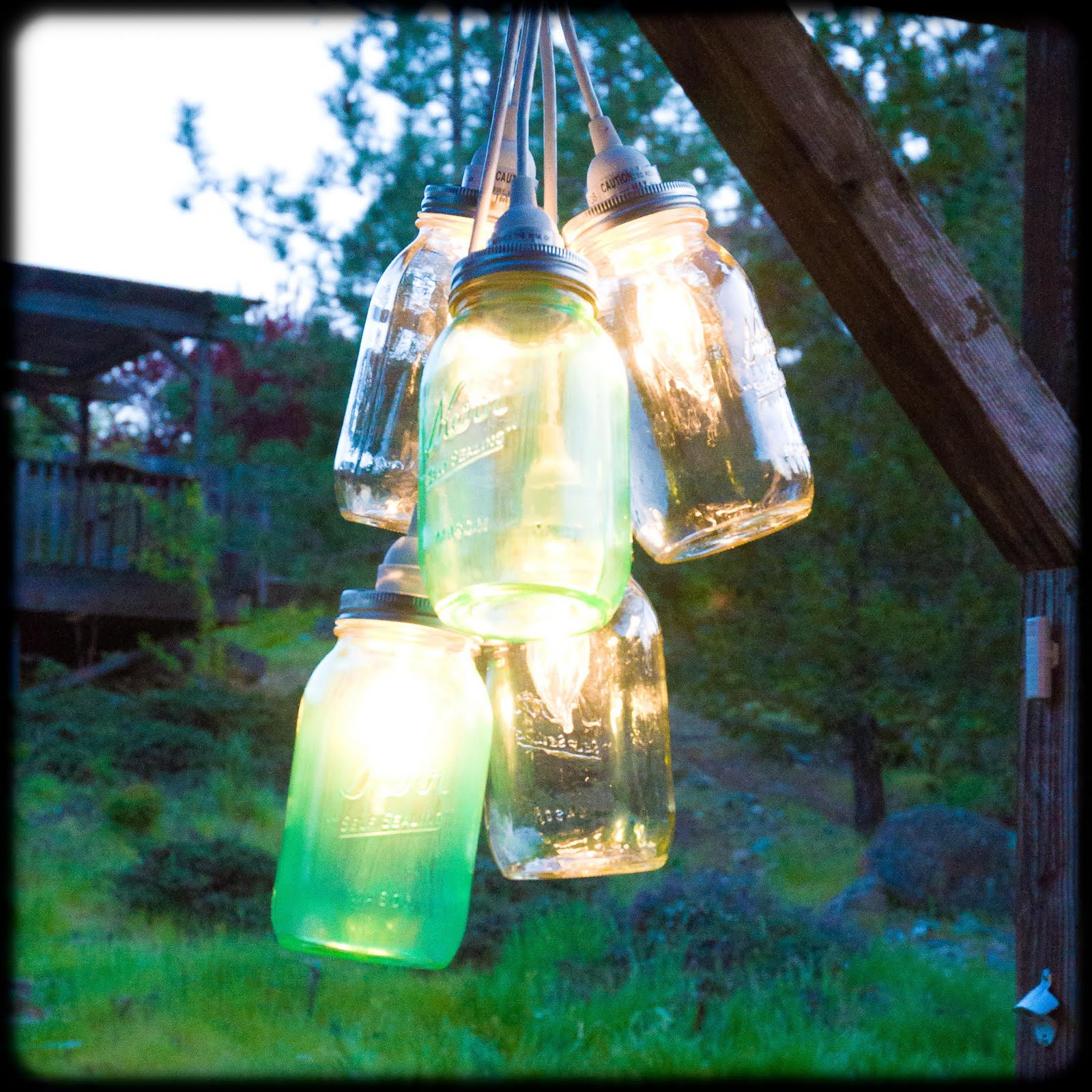 DIY Mason Jar Outdoor Lights
 12 DIY Outdoor Lighting Ideas