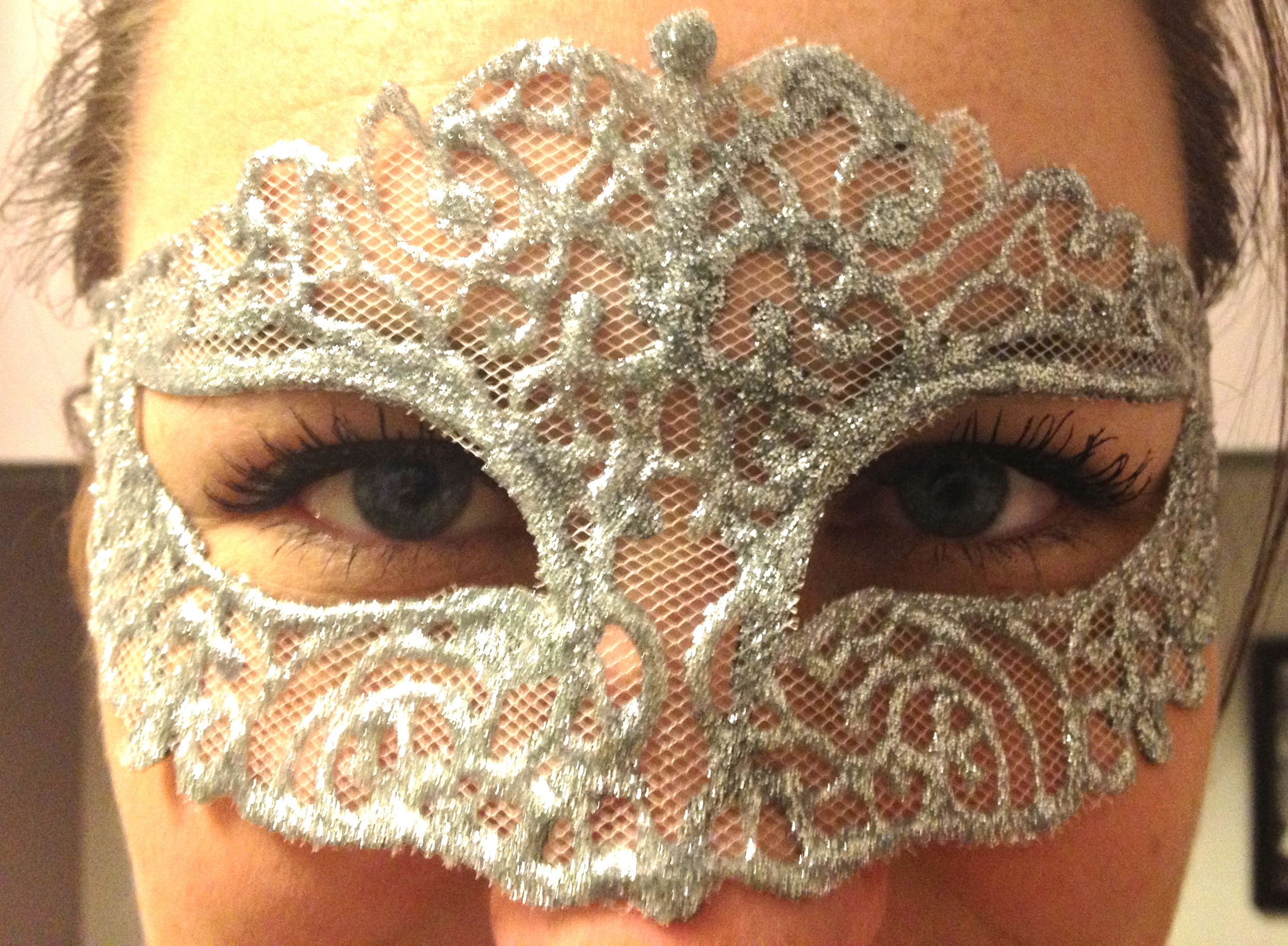 DIY Masquerade Mask Template
 Unmasking the DIY Mask