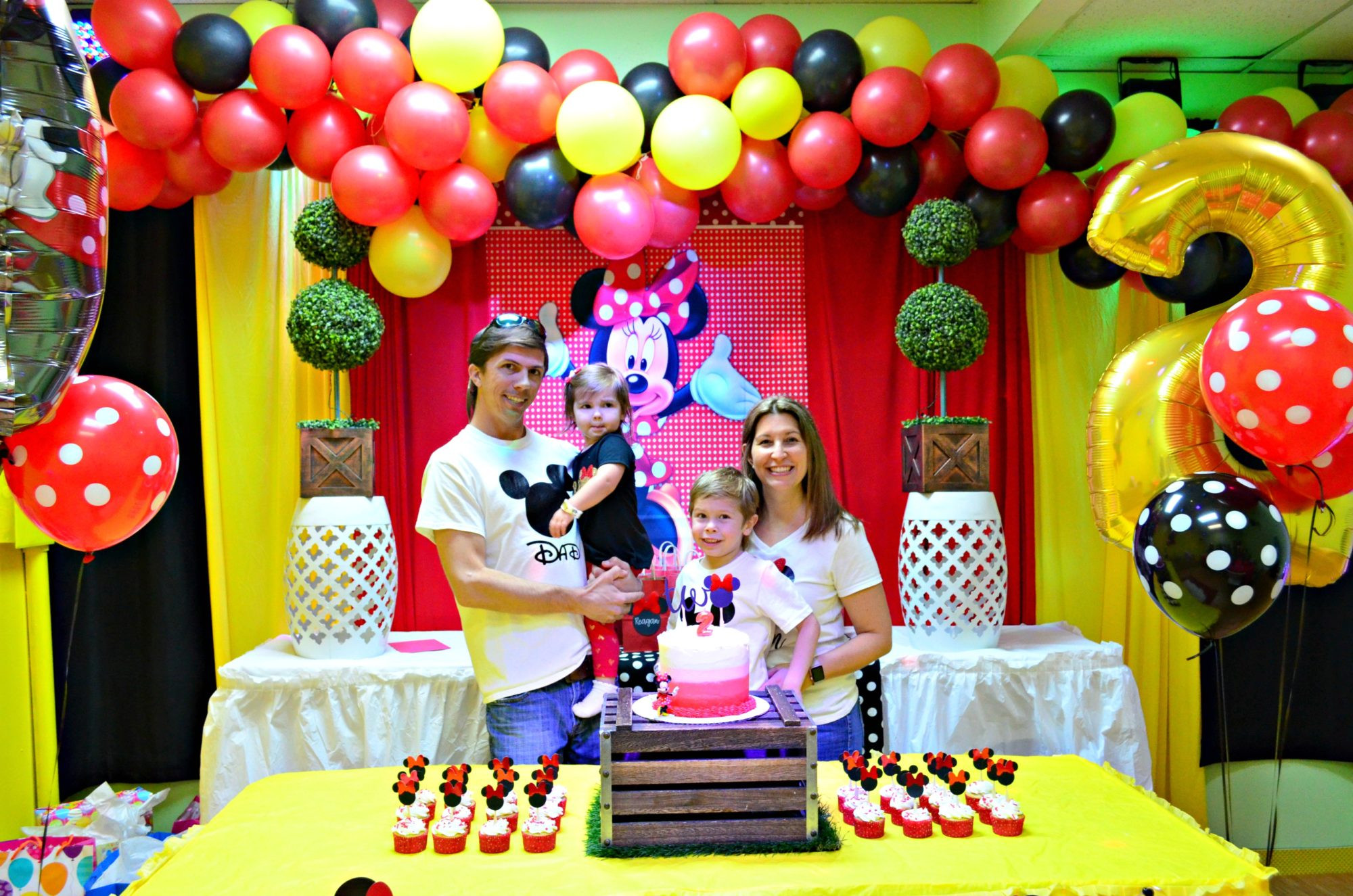 Diy Minnie Mouse Birthday Decorations
 DIY Minnie Mouse Birthday Party Ideas Sew Woodsy