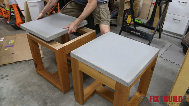 DIY Outdoor Concrete Table
 DIY Outdoor Side Table 2x4 and Concrete