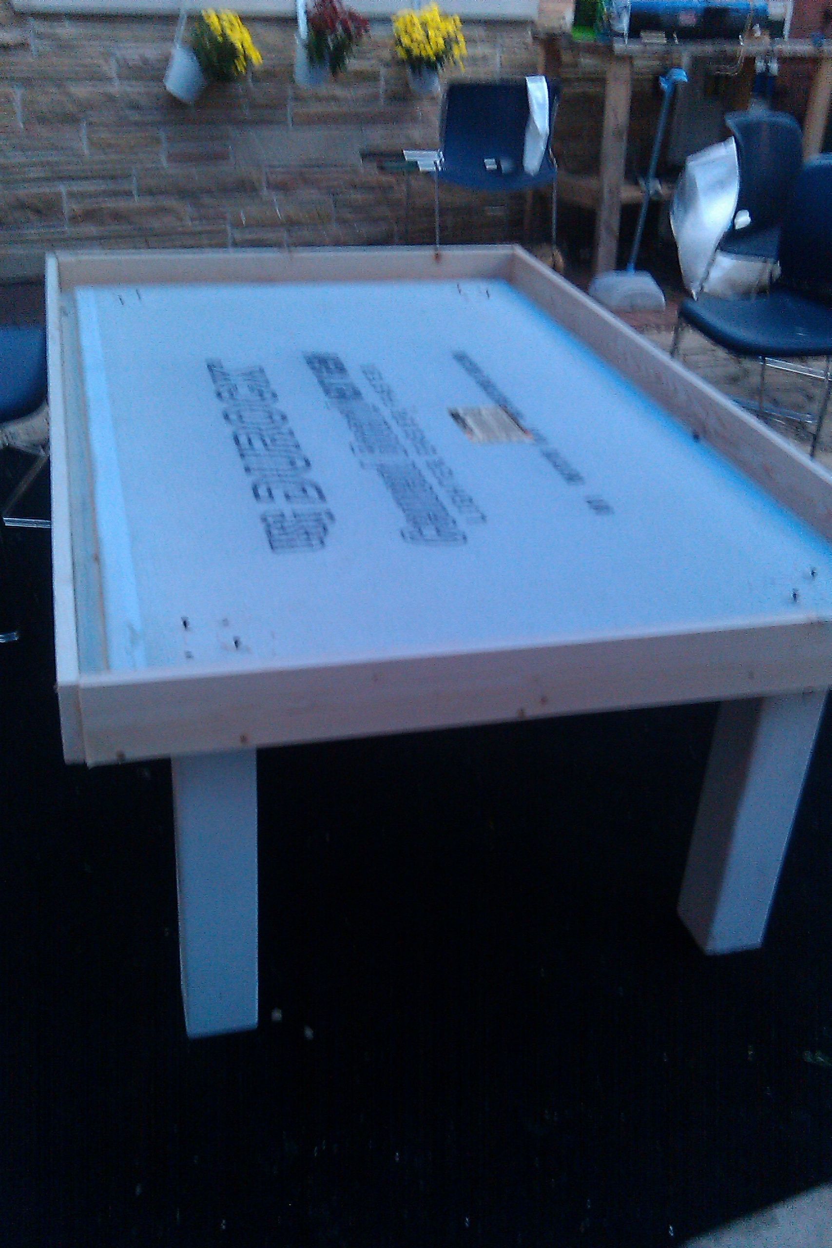 DIY Outdoor Concrete Table
 Furniture