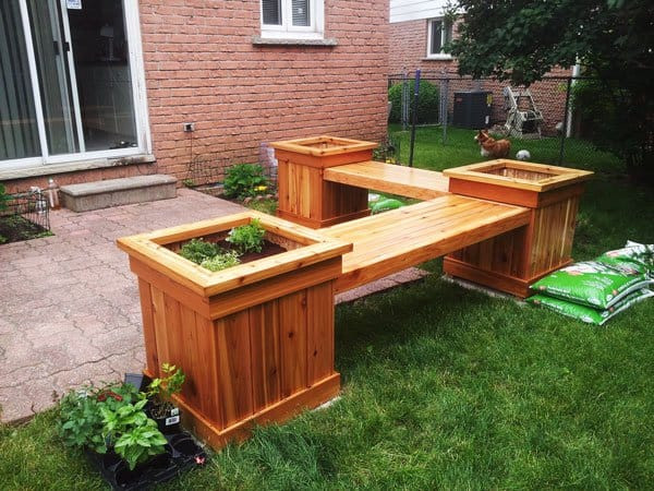 DIY Outdoor Corner Bench
 DIY corner planter bench WonderfulDIY